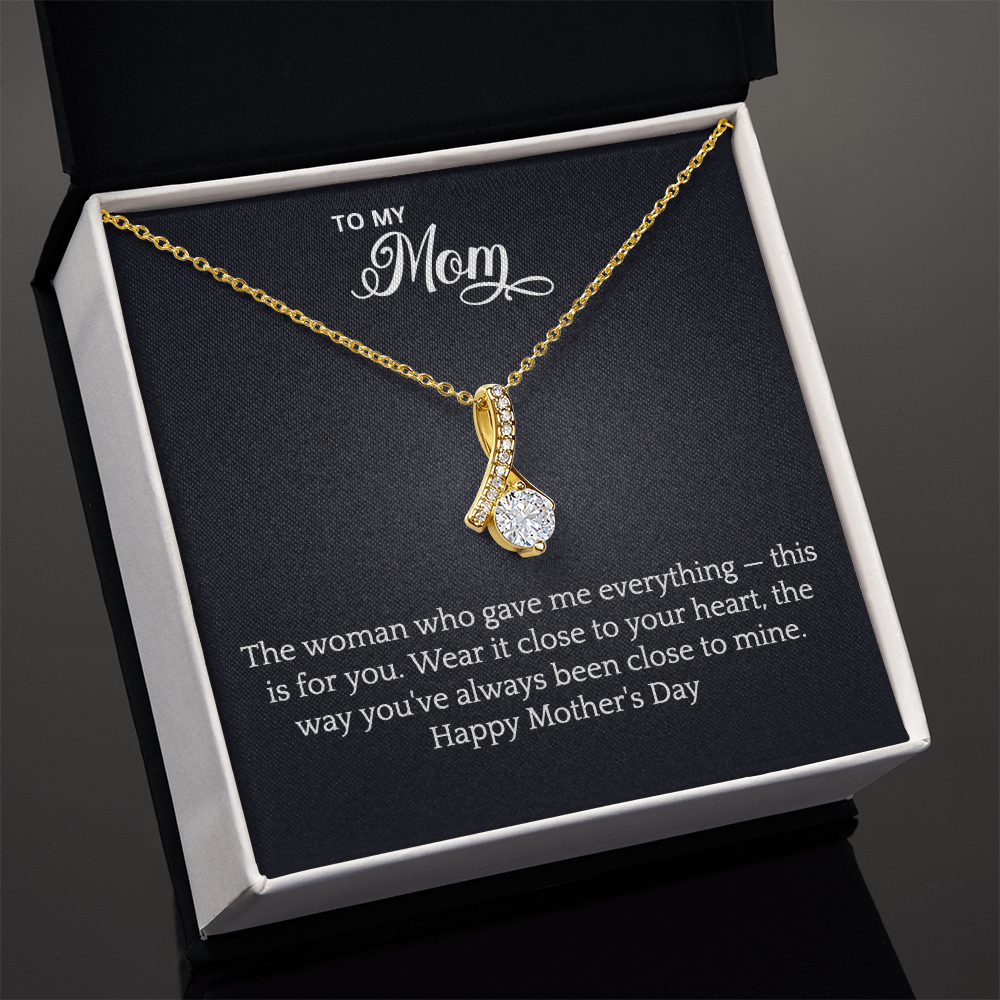 Alluring beauty necklace