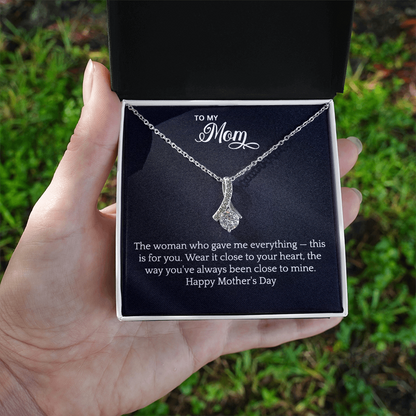 Alluring beauty necklace